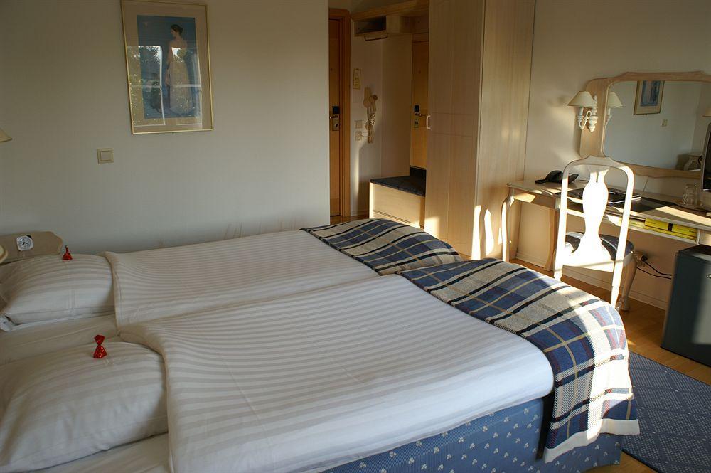 Hotel Moelndals Bro Экстерьер фото