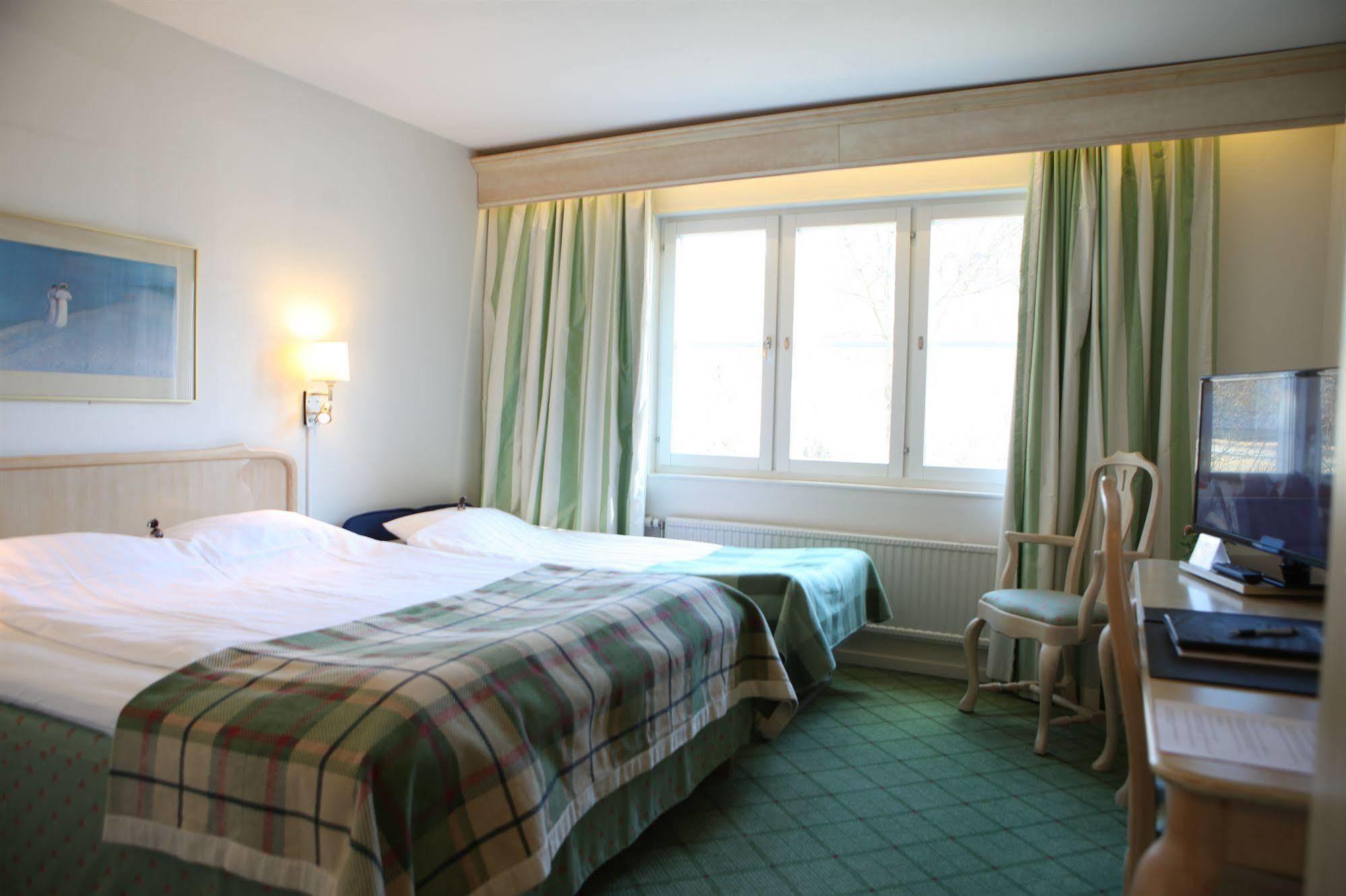 Hotel Moelndals Bro Экстерьер фото