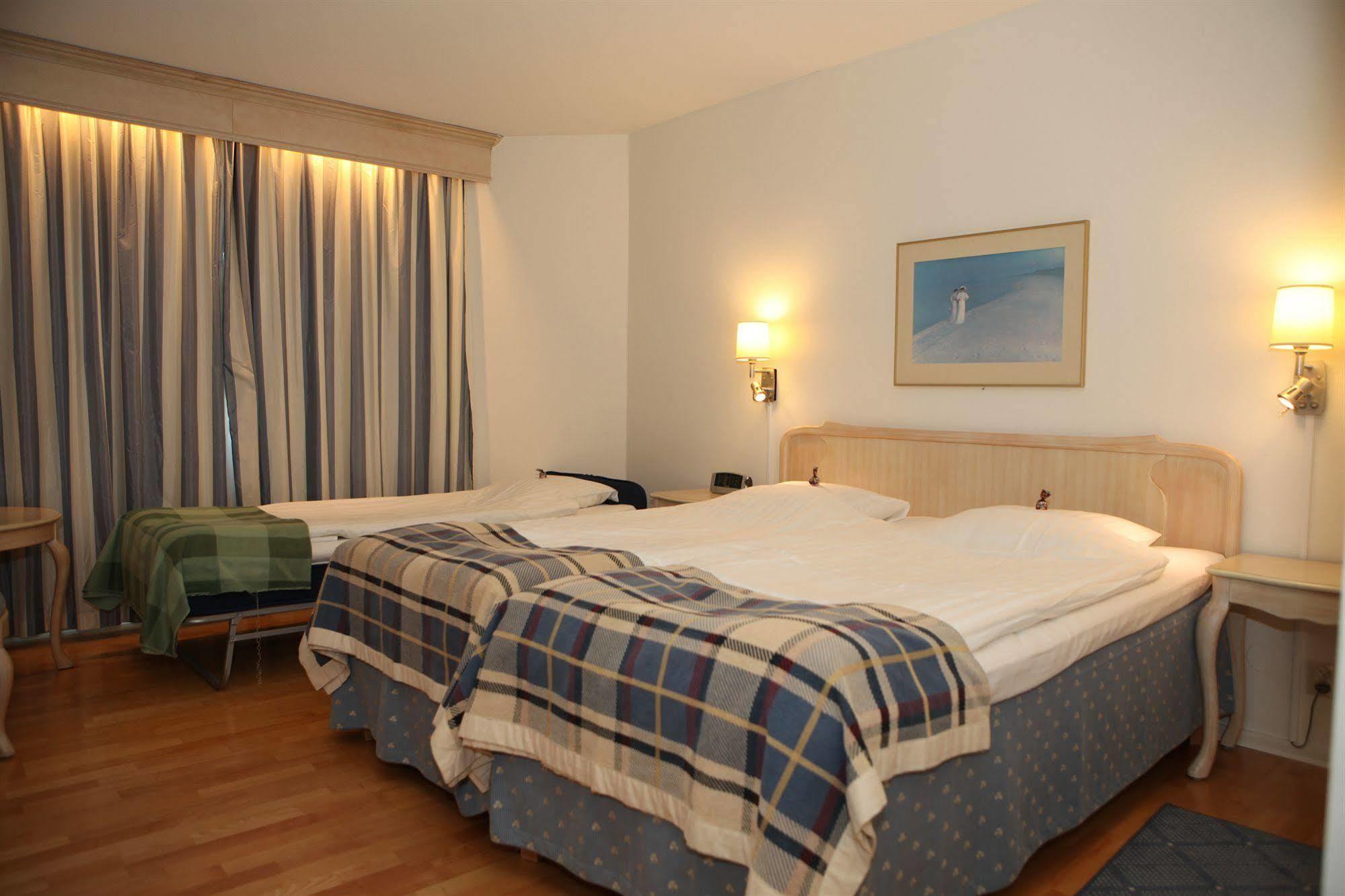 Hotel Moelndals Bro Экстерьер фото